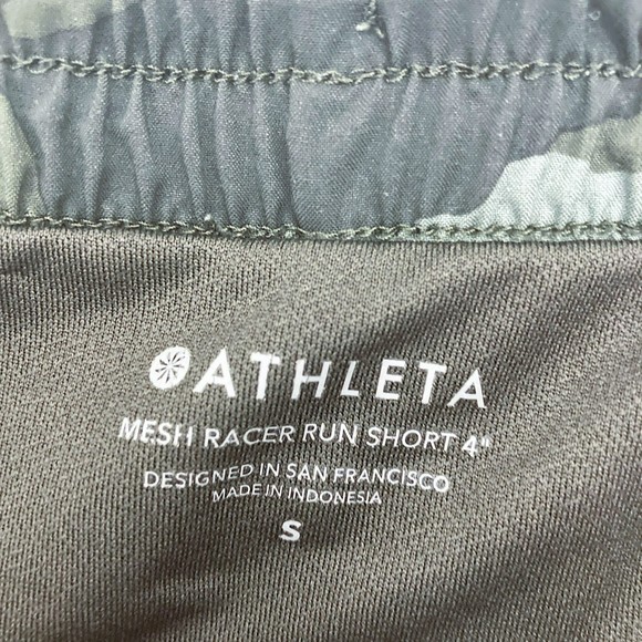 ⭐ Athleta Mesh Racer Run Short Camo Olive Size S - Picture 10 of 15